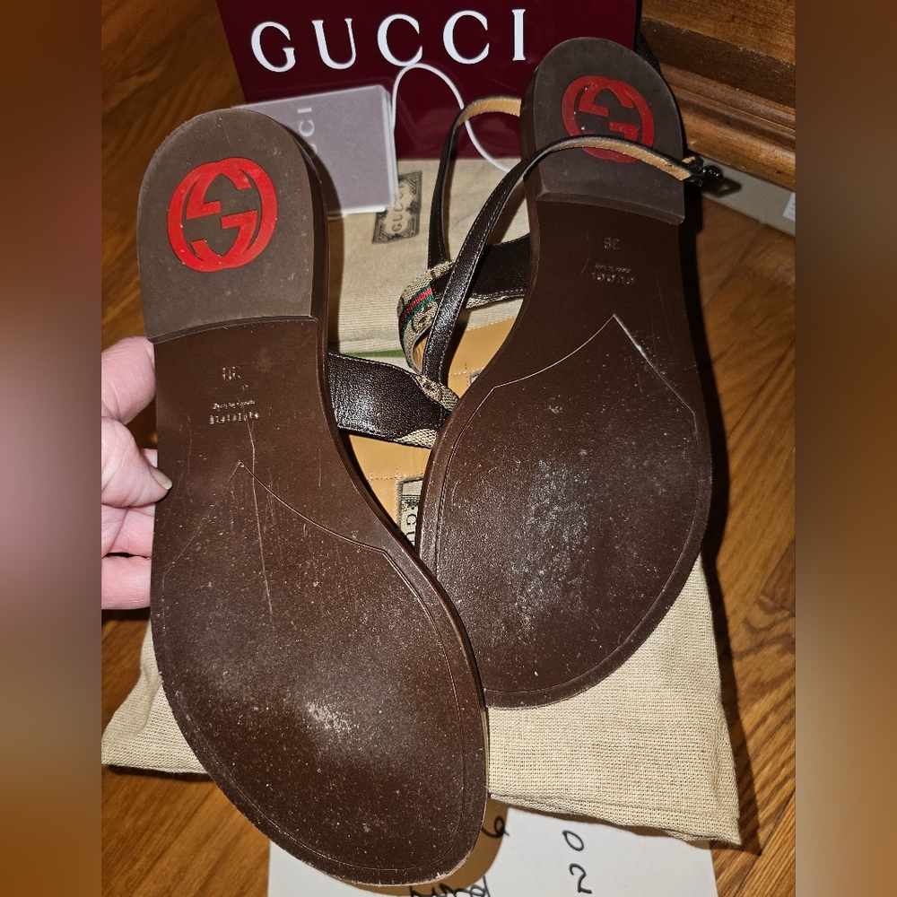Gucci Kika Interlocking Sandals - Picture 3 of 3
